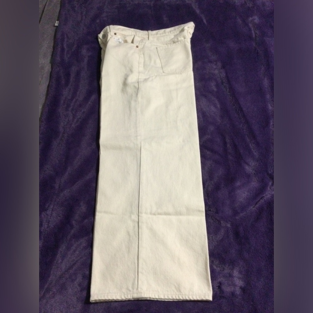 Old Navy Gently Worn Woman’s Mid-Rise Baggy Wide Leg Cream Jeans. 👖